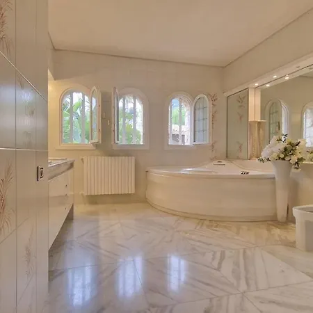 Maria Pia 3br 2ba Private Parking Ventimiglia