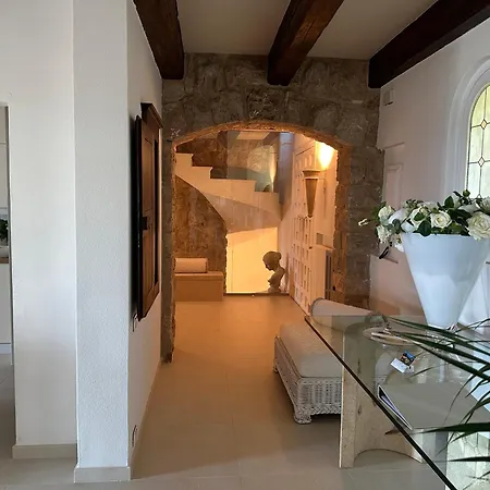 Maria Pia - Mediterranean Luxury, Sea Views, Private Beachfront Parking, Near Monaco & France