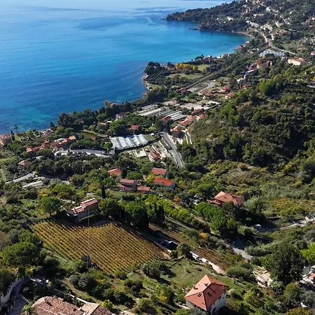 Maria Pia - Mediterranean Luxury, Sea Views, Private Beachfront Parking, Near Monaco & France Ventimiglia